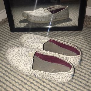 White and silver Toms.